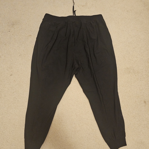 Old Navy Sleektech Black Jogger Pants - Picture 4 of 5